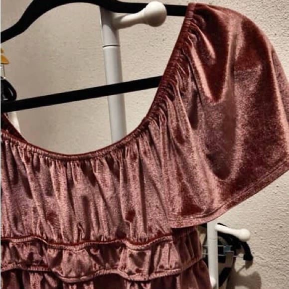 ALTAR’D STATE Chic Velvet Blouse - Dusty Rose (Size M) - Picture 5 of 7